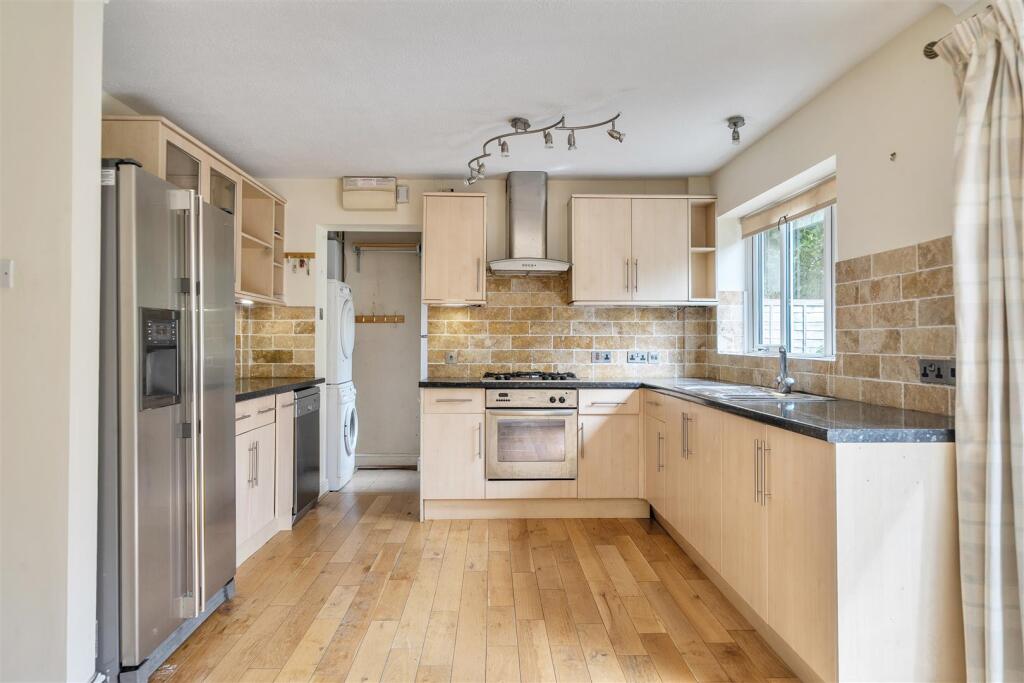 House in Waverley, Bramley - View 5