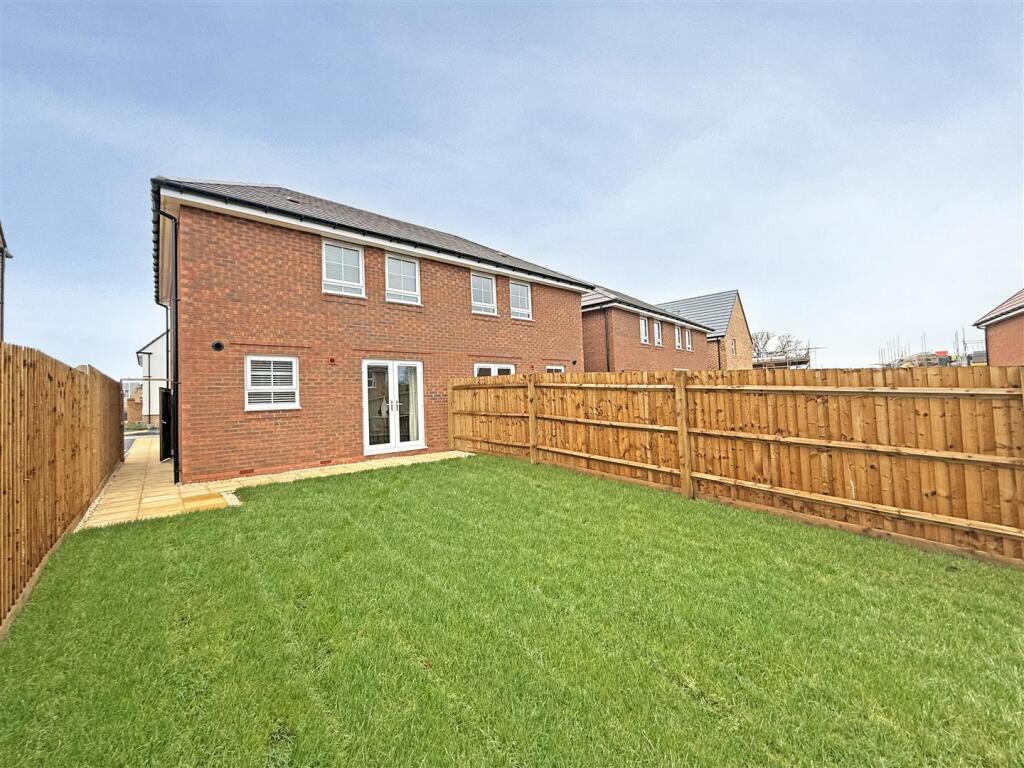 Rose Place, Welshpool Road, Bicton Heath, Shrewsbury photo 3