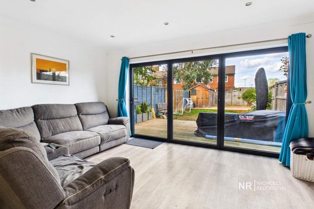 House in London, Malden Rushett - View 2