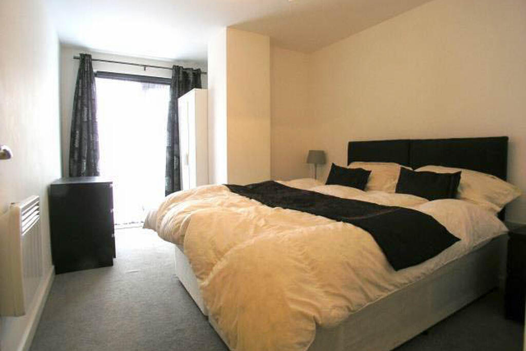 Apartment in Woking, Westfield - More