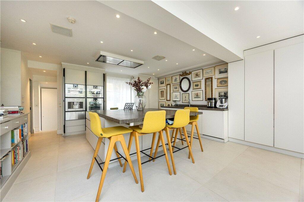 House in London, Kensington - More
