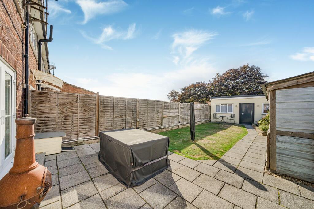 House in Spelthorne, Surrey - View 3