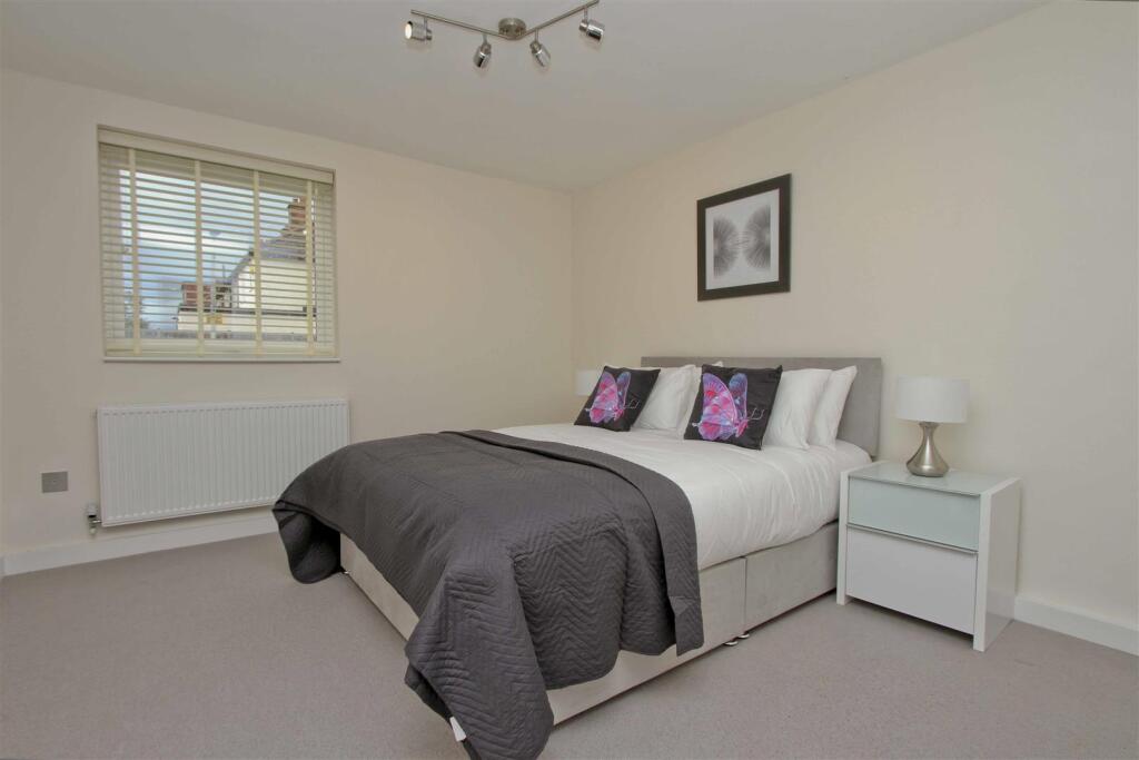 Apartment in London - View 3