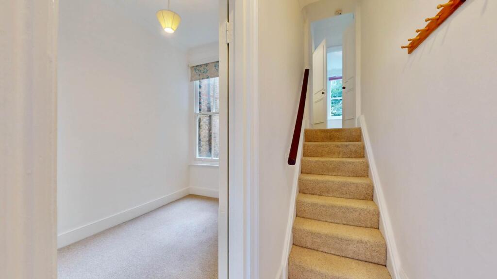 Apartment in London - More