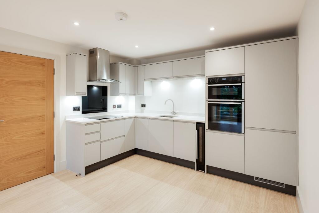 Apartment in Bristol - View 5