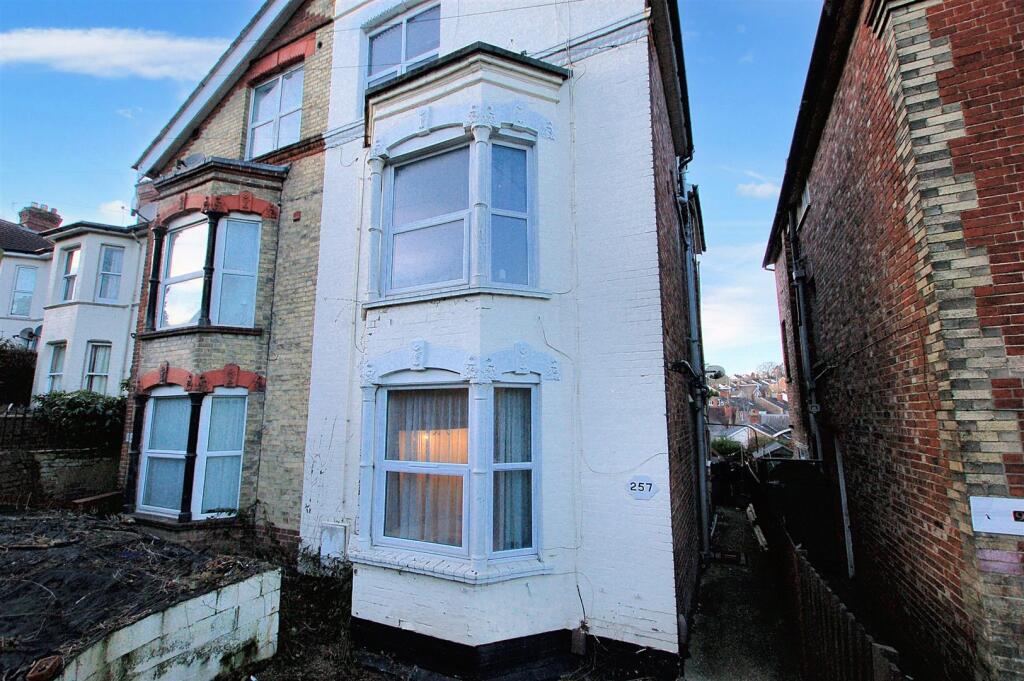 Main image of property: Upper Grosvenor Road, Tunbridge Wells