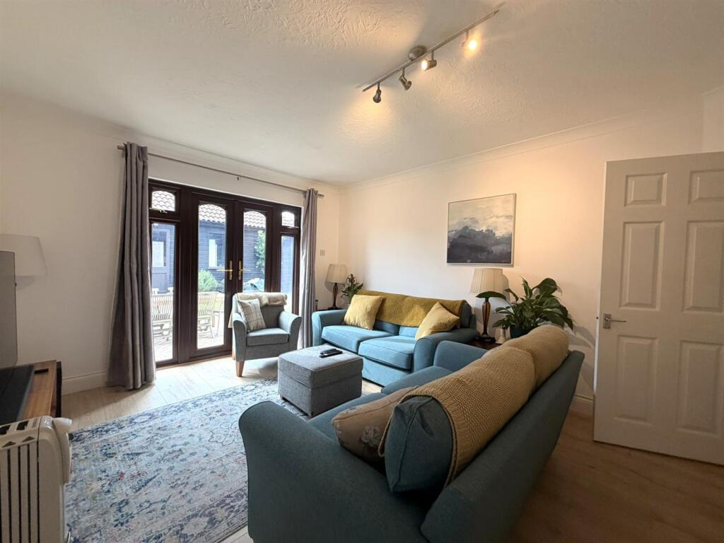 Ronald Hill Grove, Leigh-On-Sea photo 4