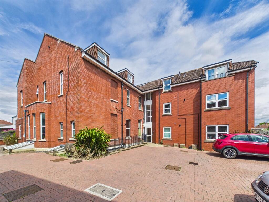 Apartment in Bristol - View 4