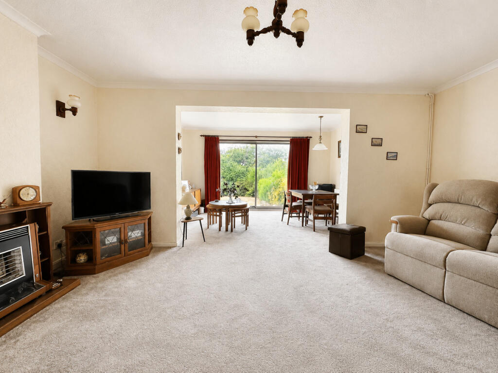 House in Rochford, Hullbridge - View 4