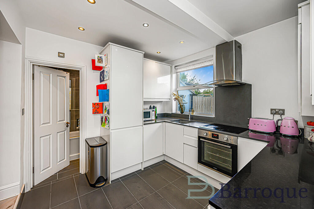 Apartment in Enfield - View 4