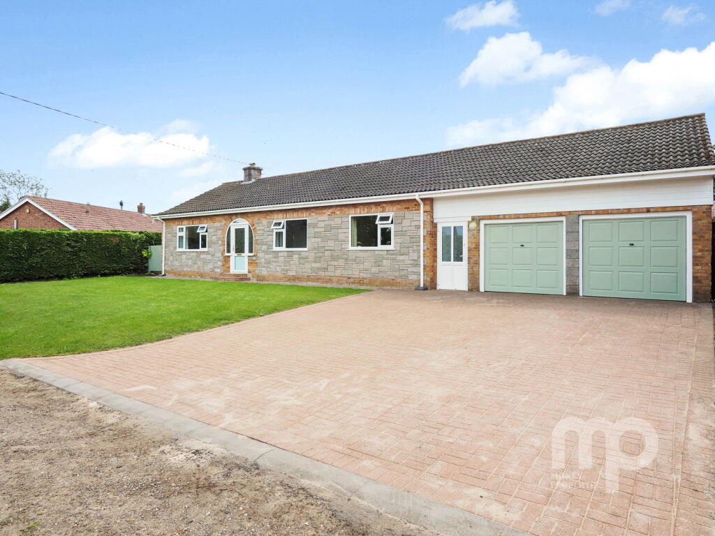 Main image of property: Rowan Croft, Spacious 3/4 Bedroom Detached Bungalow, Larling, Norfolk