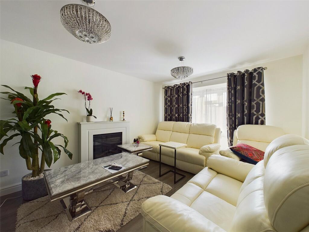 The Hazels, Abbeymead, Gloucester, Gloucestershire, GL4 photo 3