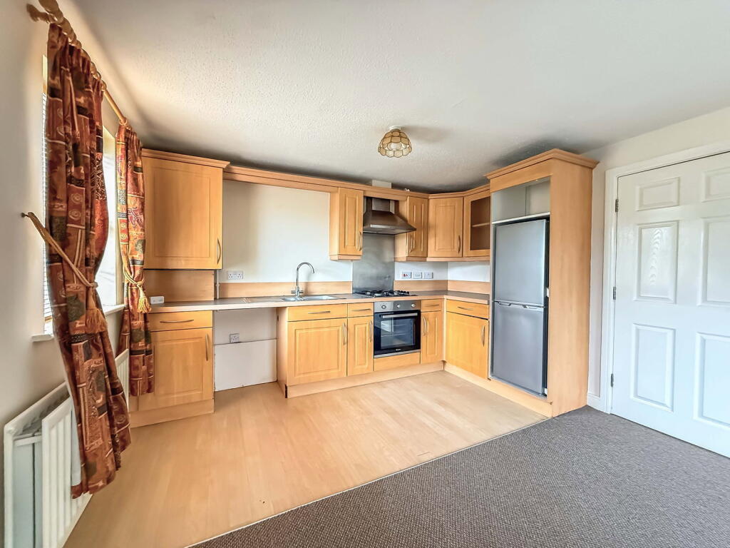 Aston Manor, Banks, PR9 8GX photo 3