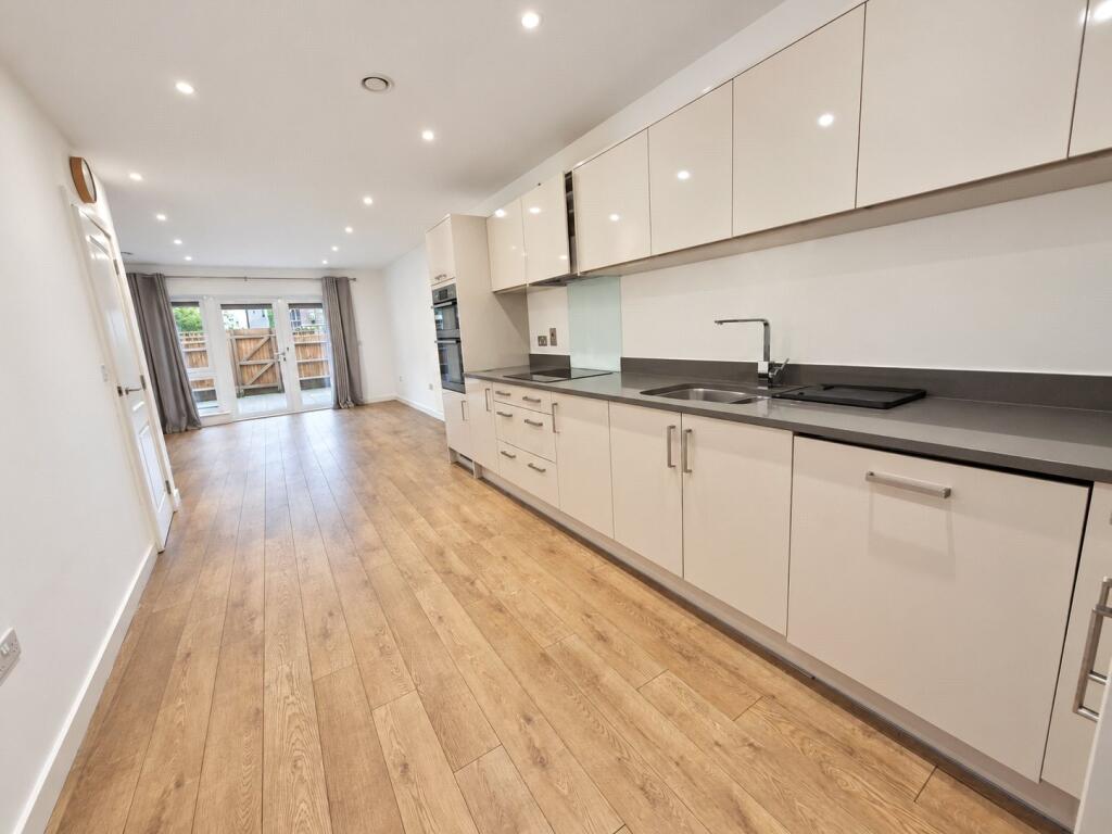 House in London - View 2