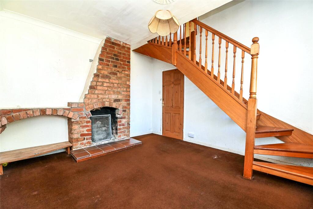 House in New Forest, Hordle - More