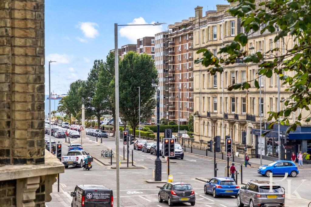 Apartment in Hove, Brunswick - View 4