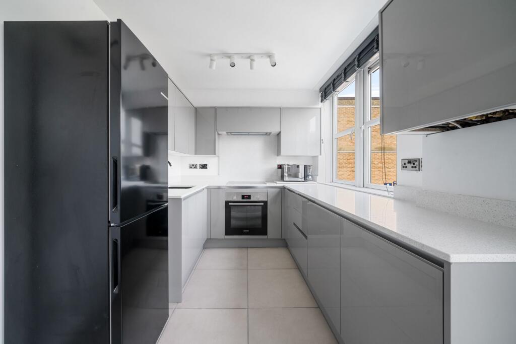 Apartment in Sutton - View 3