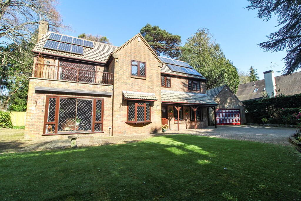 Main image of property: The Avenue, Branksome Park, Poole, BH13