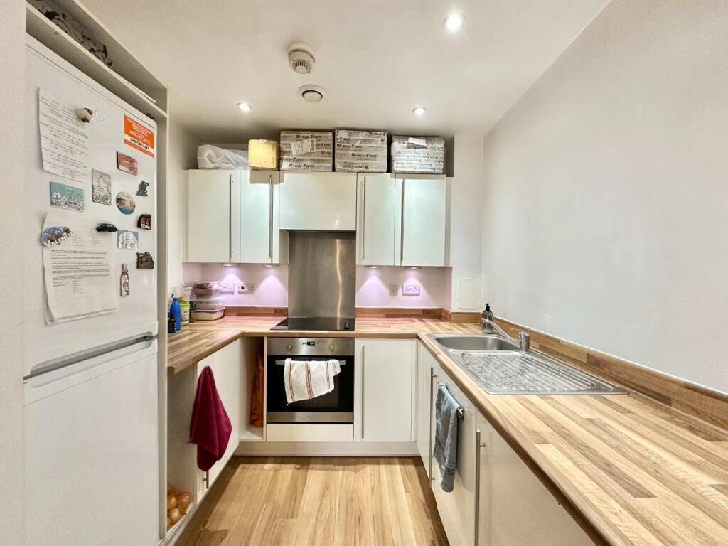 Featherstone Court, Southall photo 4