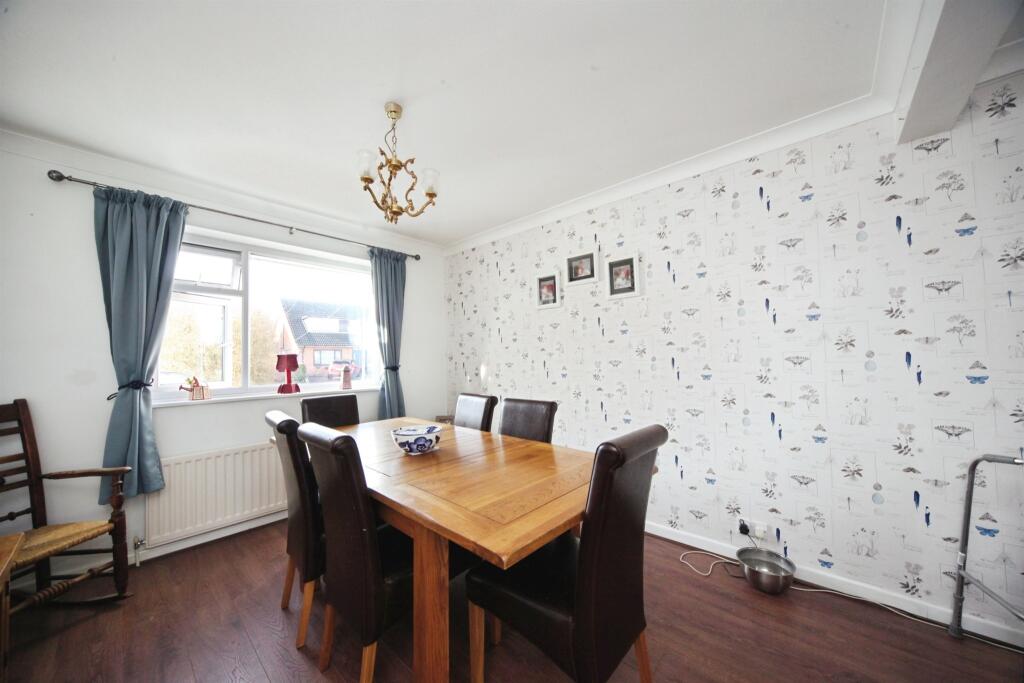House in Luton - View 5