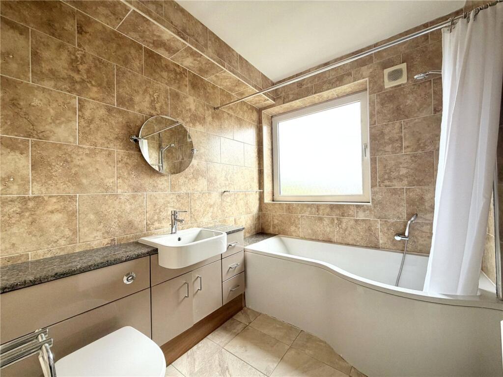 Apartment in Bournemouth, West Cliff - View 5