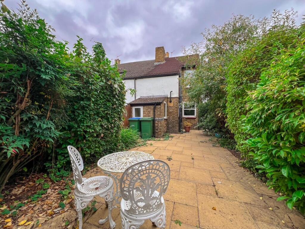 House in Elmbridge, Molesey - View 2