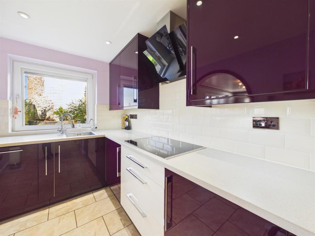 House in Bristol, St George - More