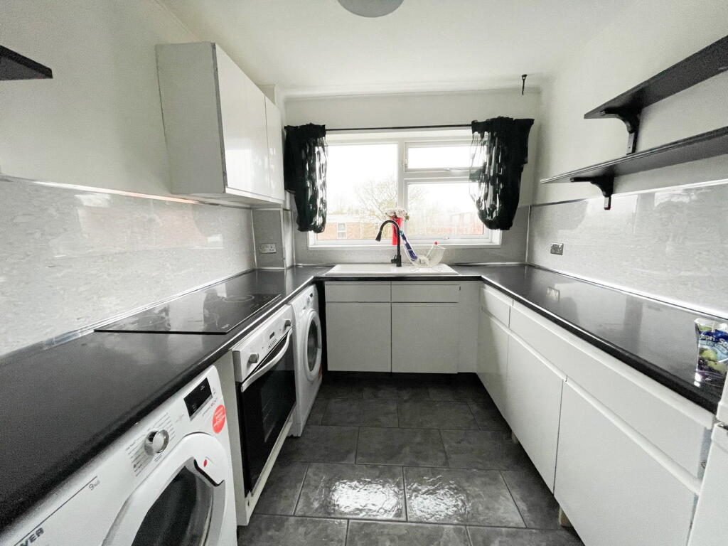 Additional image 3 of 21 Park Wood Court, Walsall Road, Four Oaks, Sutton Coldfield, B74 4QJ