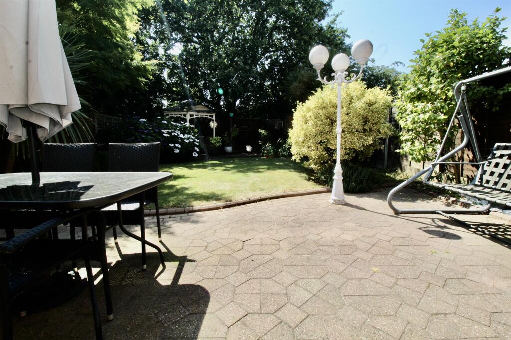 Castle Crescent, Castle Bromwich photo 4