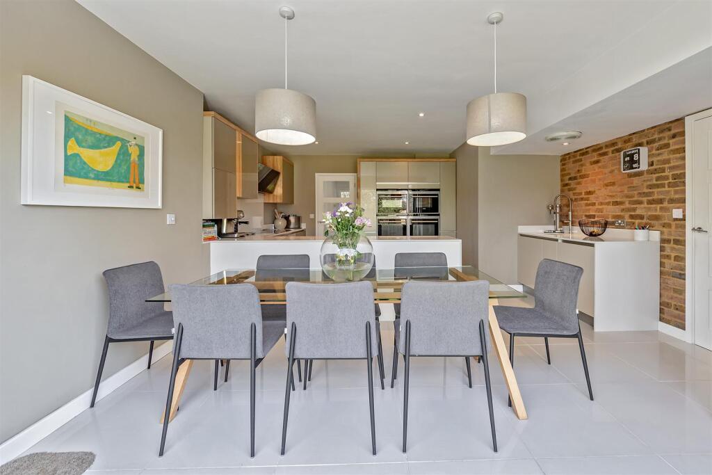 Additional image 13 of May Close, St. Albans