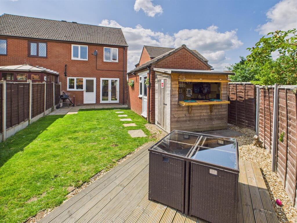 3-bed semi-detached on 34 Castleview, Tattershall, £210,000