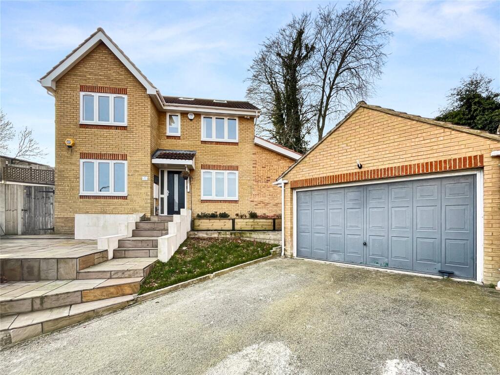 Main image of property: Peacock Rise, Walderslade, Kent, ME5