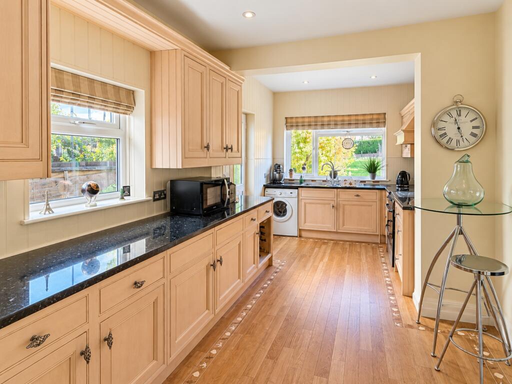 Drayton Road, Borehamwood, WD6 photo 4