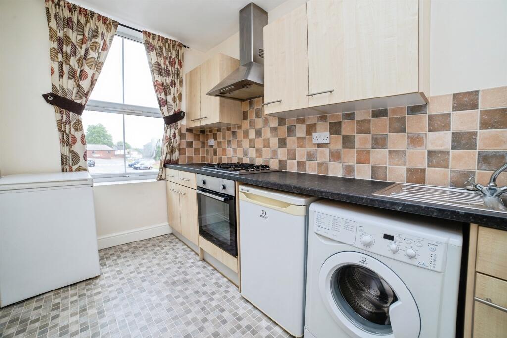 Apartment in Amber Valley, Heanor and Loscoe CP - View 4