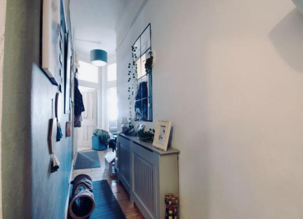 Apartment in Bromley, Bromley Park, Plaistow - More