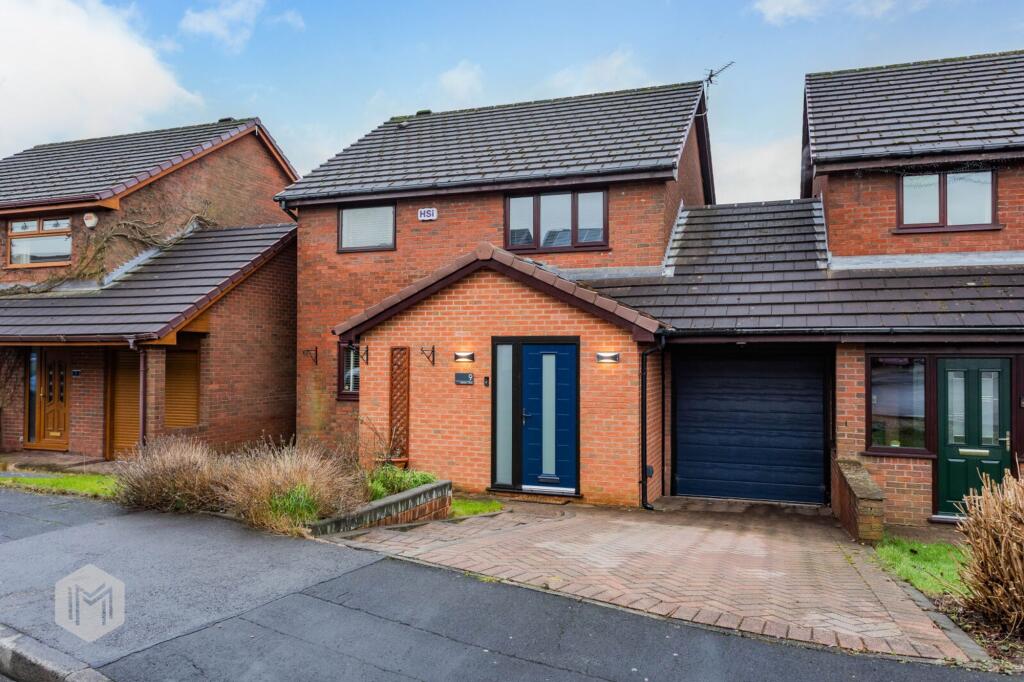 3-bed detached on Allesley Close, Westhoughton, BL5, £300,000