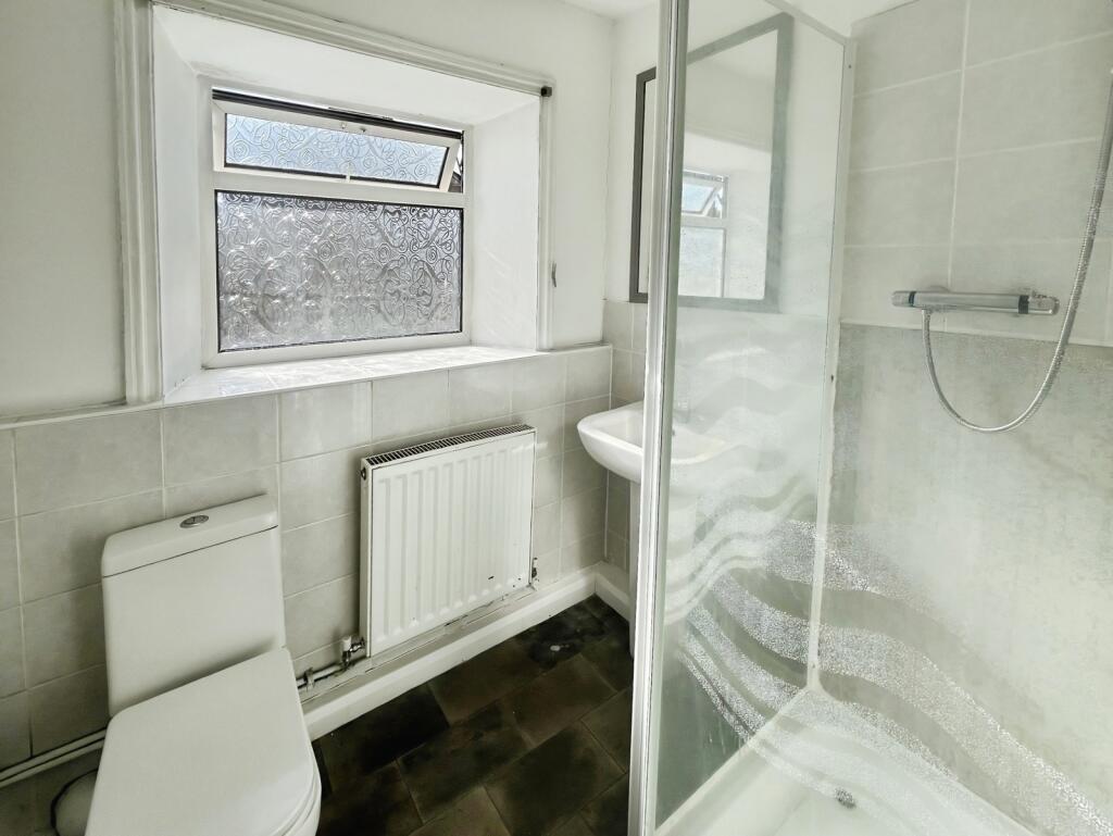 Apartment in High Peak, Whitfield - View 2