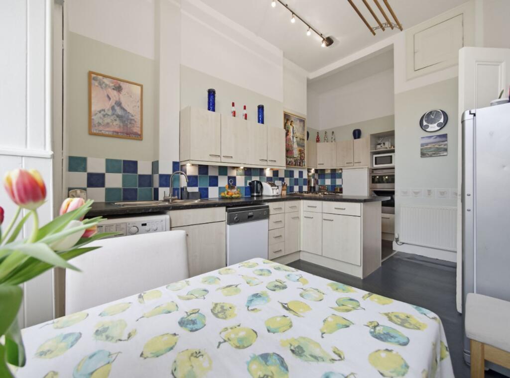 Apartment in Edinburgh, Bangholm, Trinity - View 2