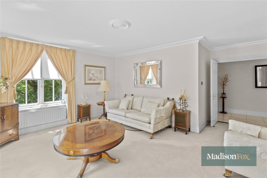 Apartment in London, Fairlop - View 5