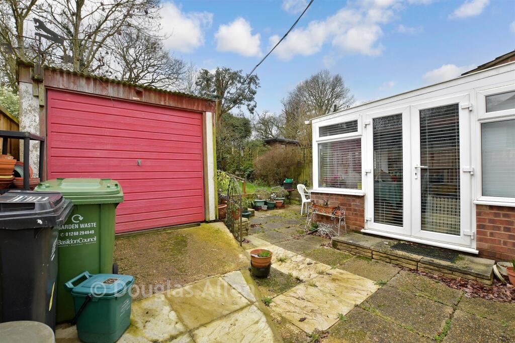 Beverley Rise, Billericay, Essex photo 4