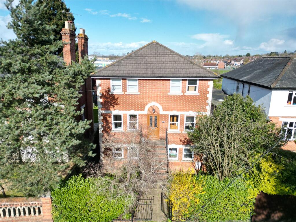 5-bed detached on Hamilton Road, Reading, Berkshire, RG1, £700,000