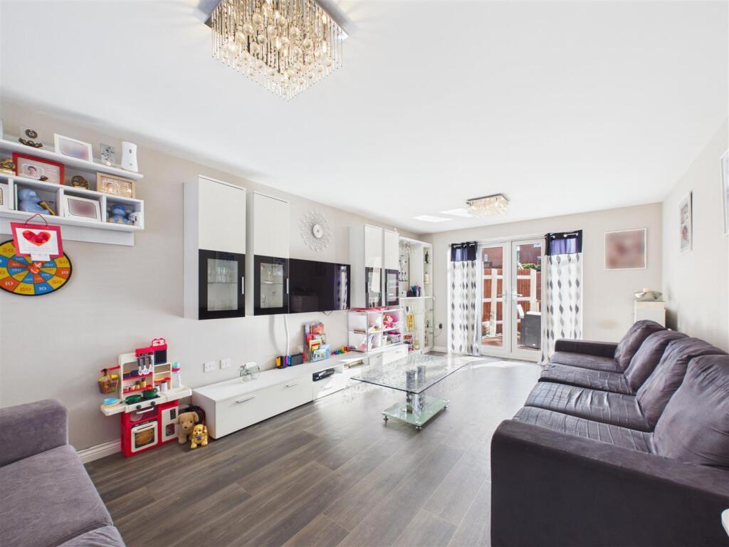 House in Worcester - View 3