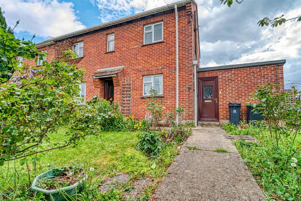 3-bed semi-detached on Green Close, Sturminster Newton, £225,000