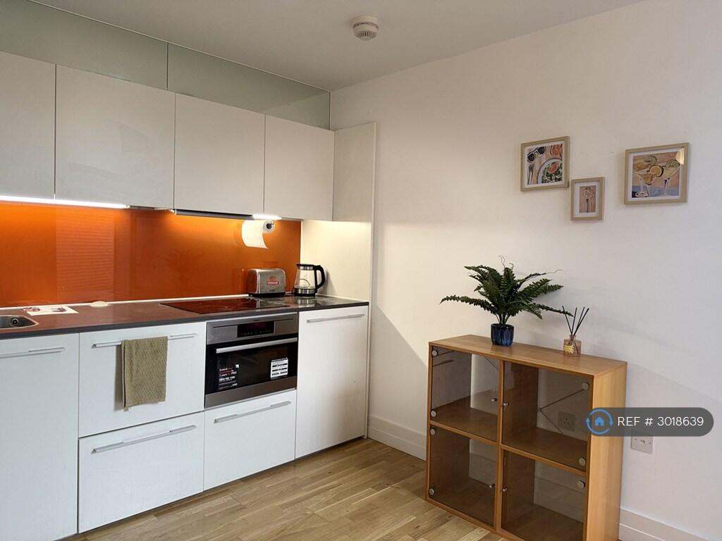 Apartment in Leicester - More