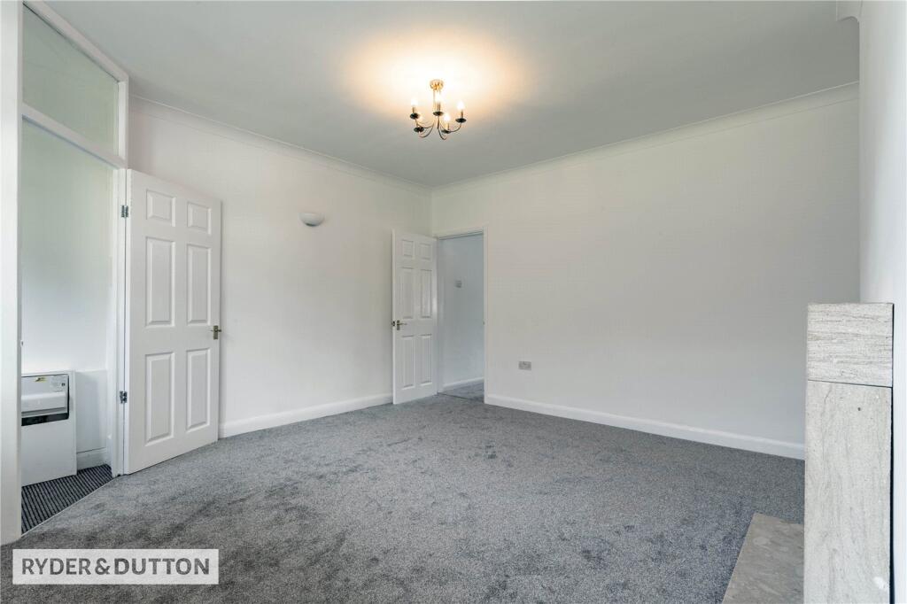 House in Oldham - View 4