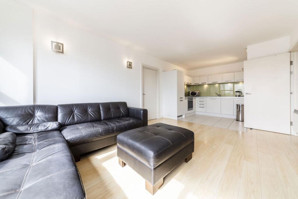 Apartment in London, Greenwich Town Centre, Royal Borough of Greenwich - View 2