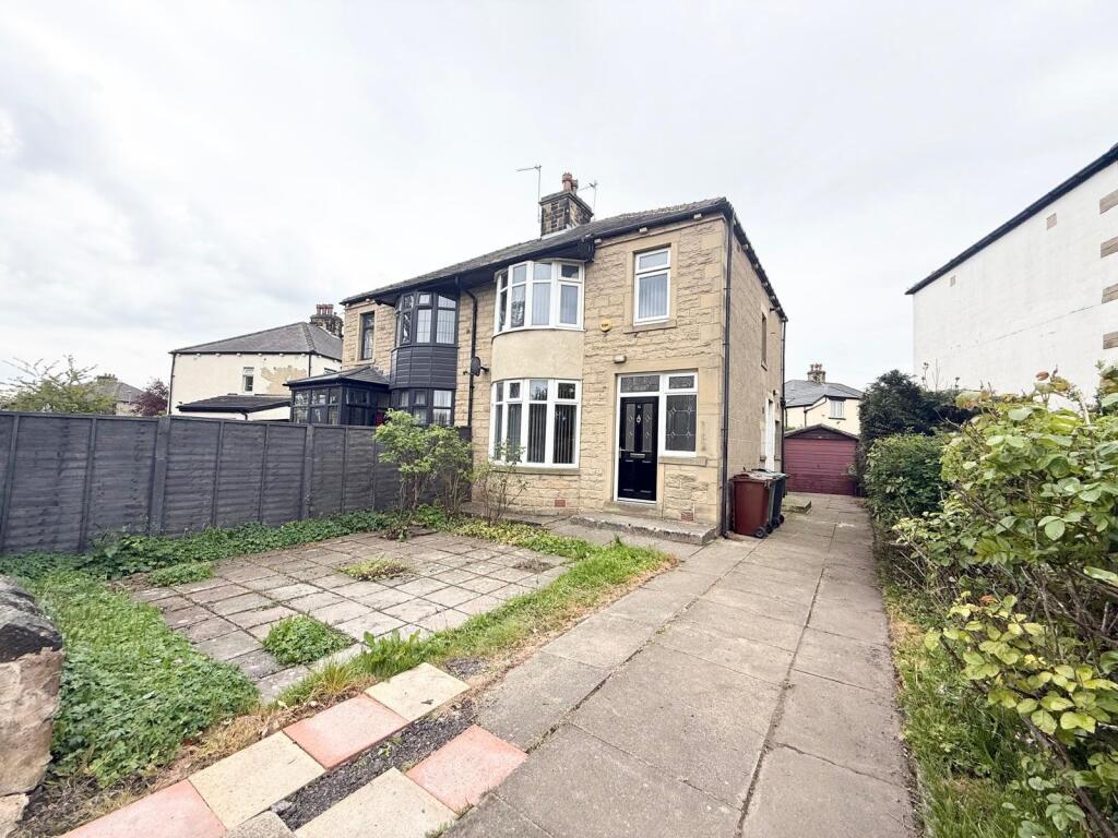 Main image of property: Sunnybank Lane, Thornbury, Bradford, West Yorkshire, BD3