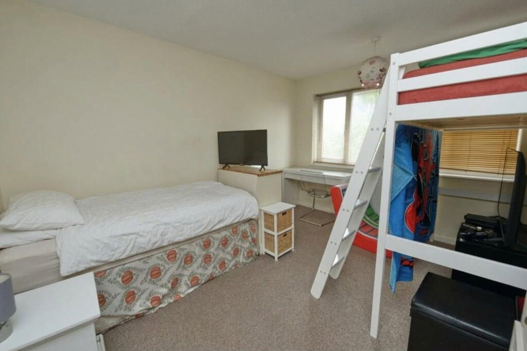 Apartment in Guildford - More
