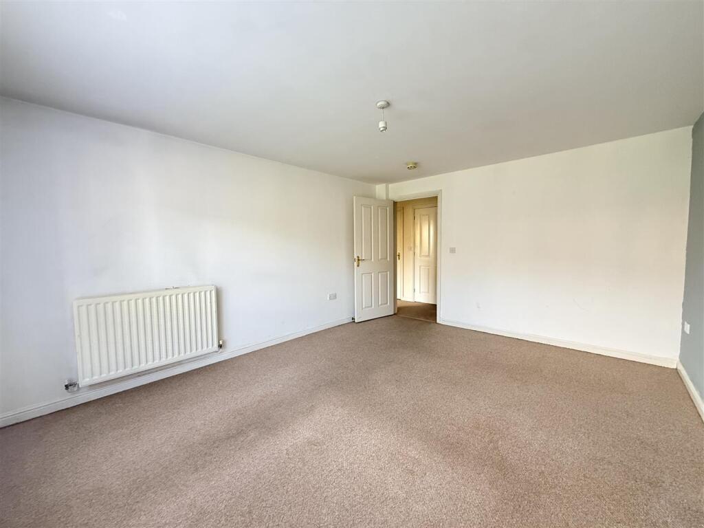 Unitt Drive, Cradley Heath photo 4