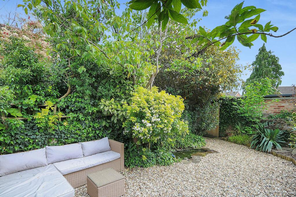 Apartment in Pangbourne, West Berkshire - View 3